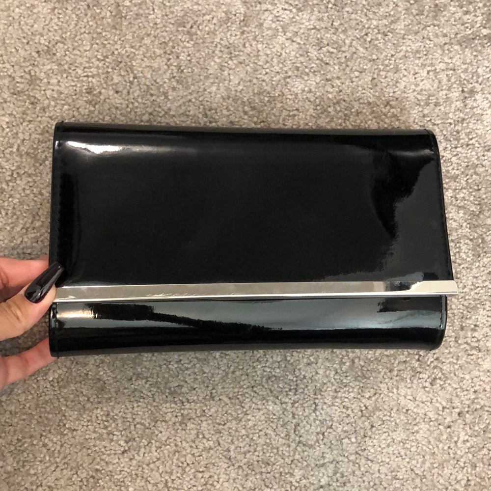 Black clutch